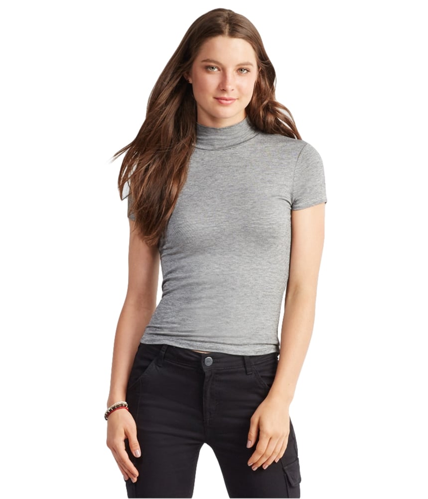 woman-wearing-mock-neck-graphic-tee